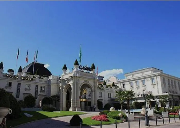 La Pierre Des Champs - Piscine Et Jacuzzi Nyaraló